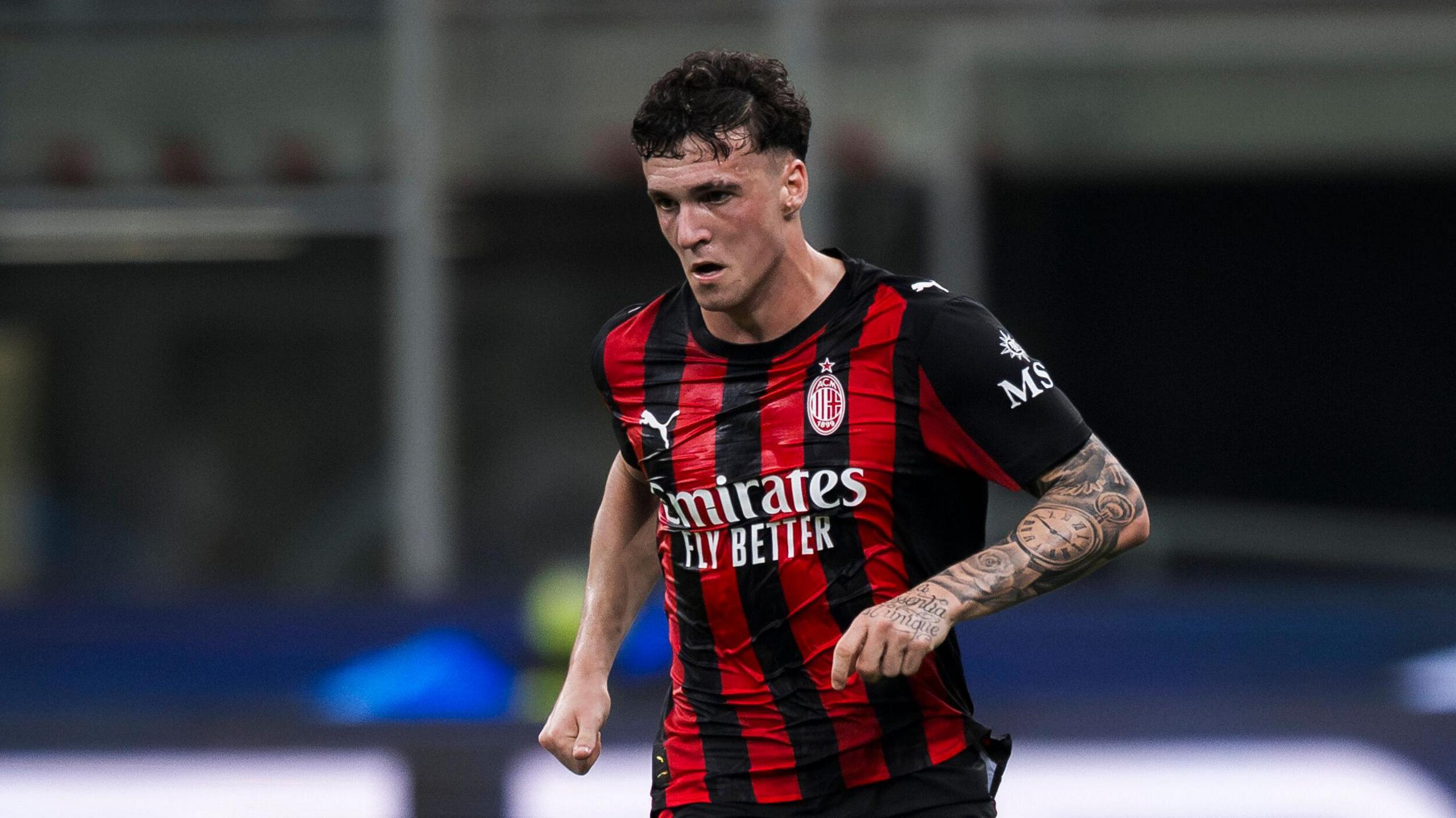 Fiorentina Sign Bournemouth Defender Jimenez on Loan